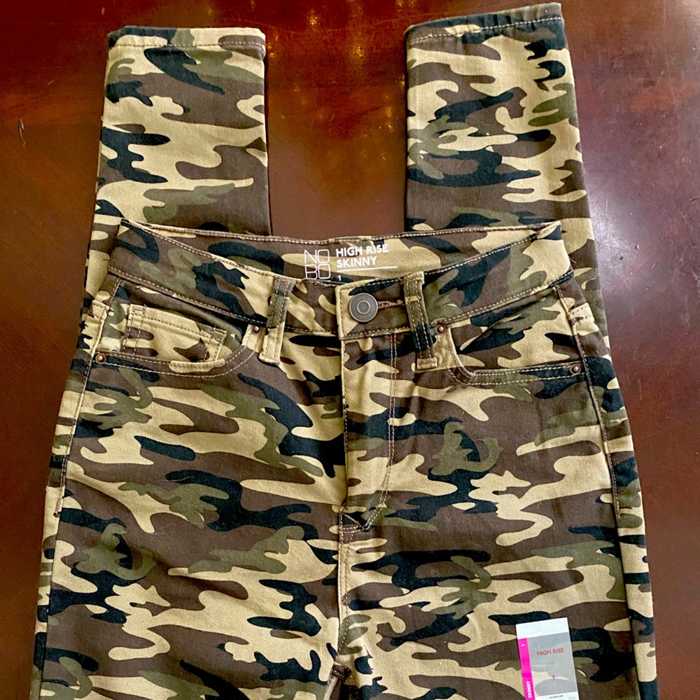BNWT Camo High Waisted Skinny Jeans Size 1